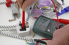 City & Guilds 2377-77 3 DayOperative Portable Appliance Testing (ETT) Course - Inexperienced INCLUDING THE IET CODE OF PRACTICE BOOK